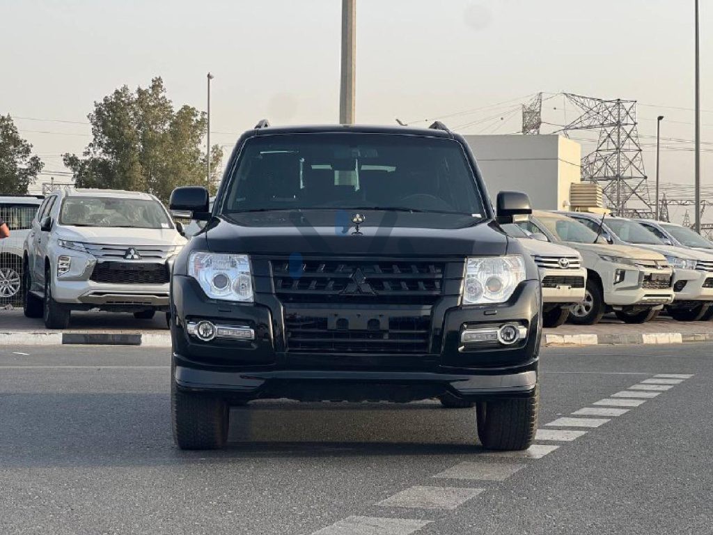 Mitsubishi Pajero Signature PAJEROSIGNATURE Black Black 2020 02 1024x768