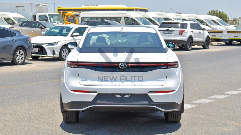 Crown XLE C24 XLEL White Black 2023 05 1024x576