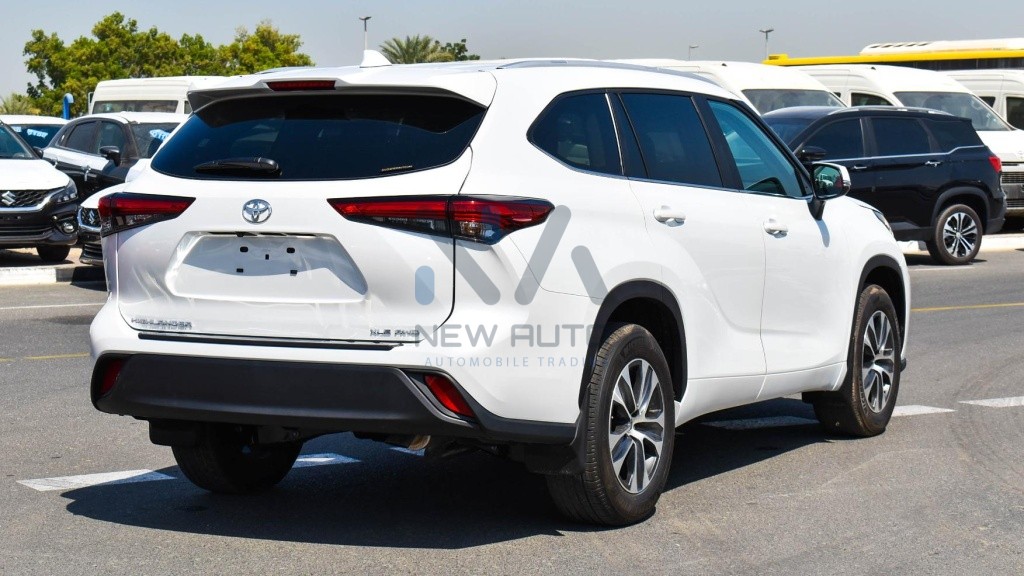 Highlander 2.4T XLE HL24 XLE White Black 2023 04 1024x576