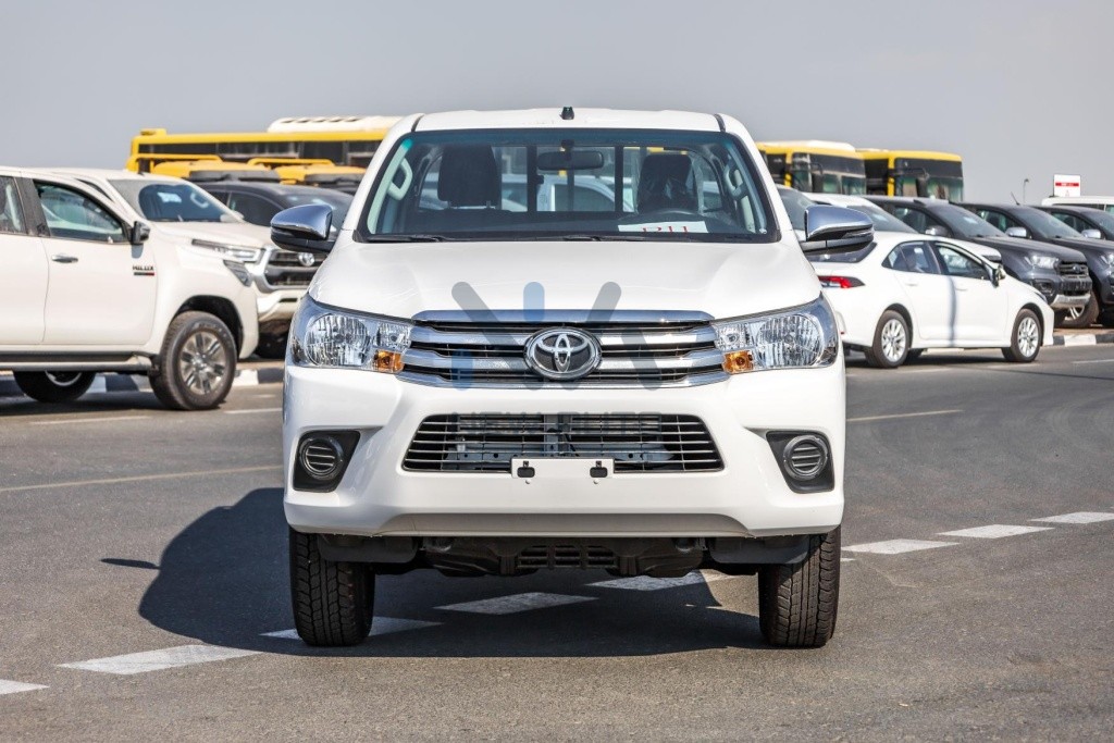 Hilux DLX G HLX24 DLXG White Black 2023 02 1024x683