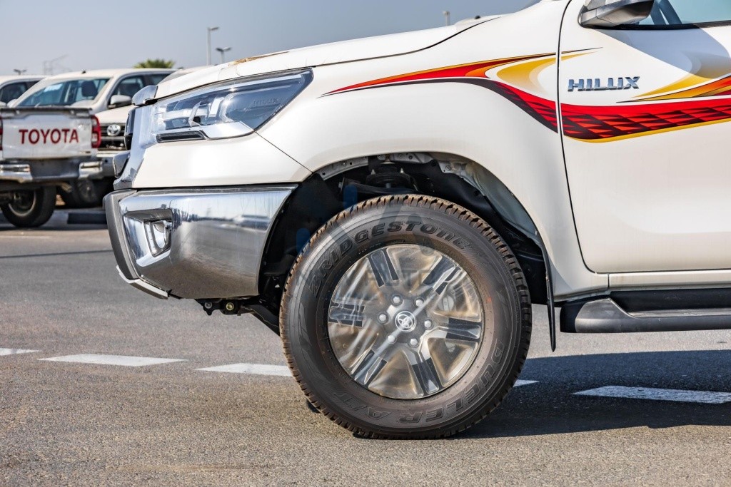Hilux GLXS VHLX24 GLXSV White Red 2022 04 1024x683