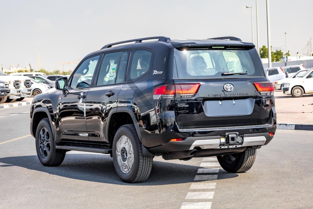 Land Cruiser 300 GR Sport LC35 GRS Black Red 2022 04 1024x683