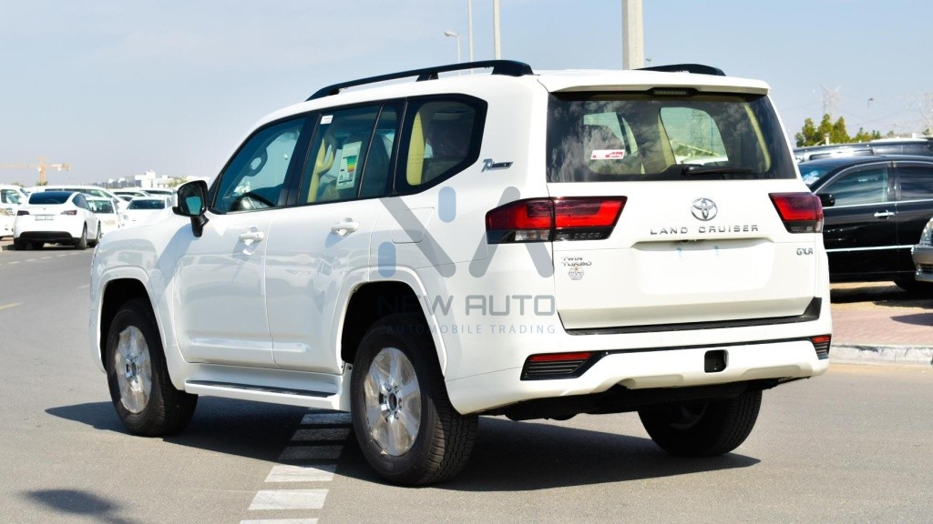 Land Cruiser 300 GXR 2 LC35 GXR2 White Beige 2022 04 1024x576