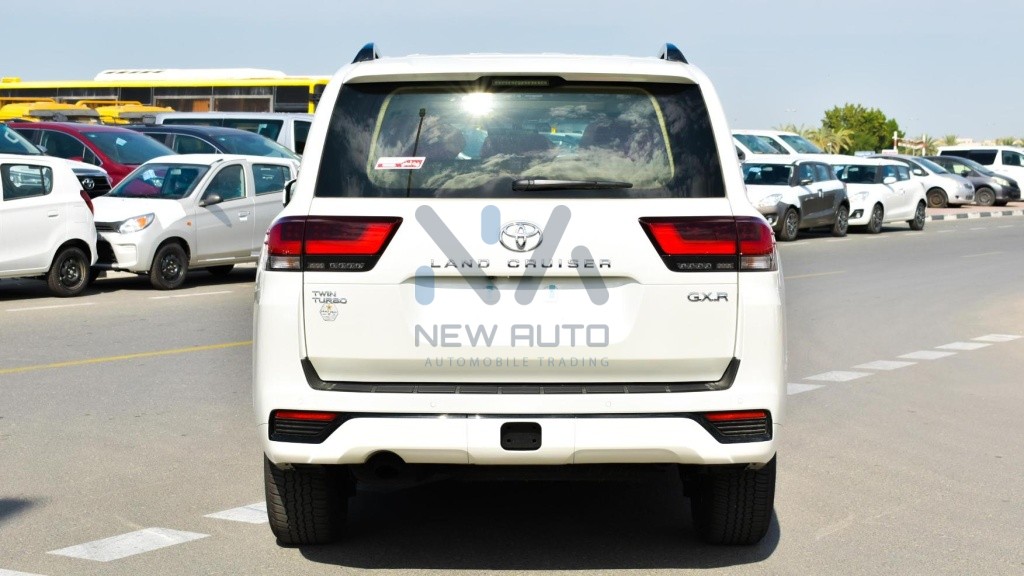 Land Cruiser 300 GXR 2 LC35 GXR2 White Beige 2022 05 1024x576