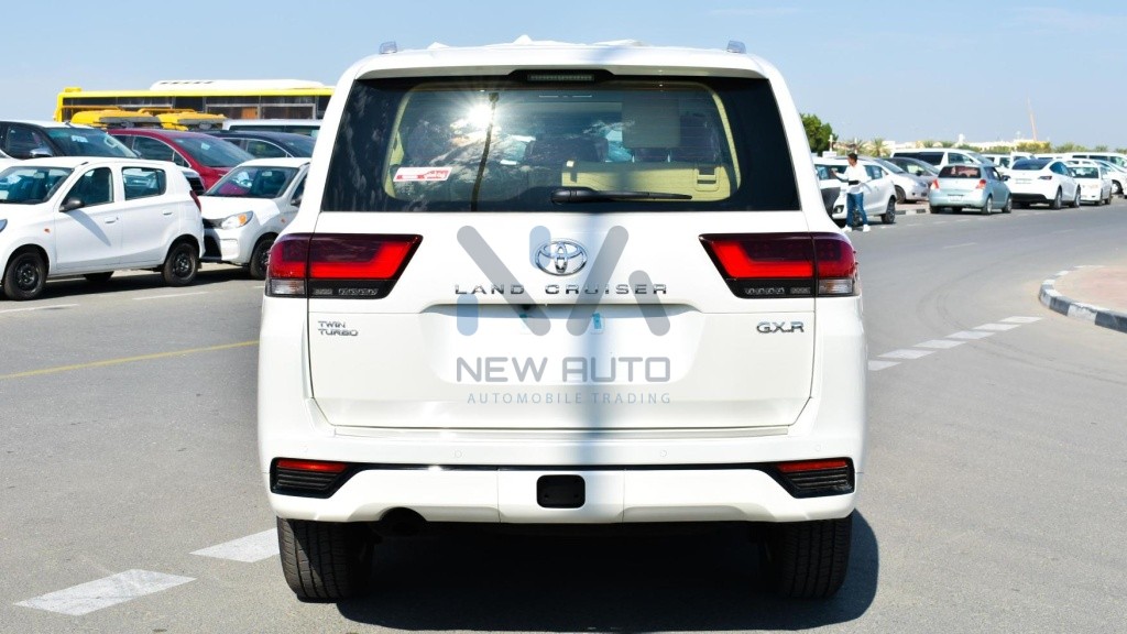 Land Cruiser 300 GXR 5 LC35 GXR5 White Beige 2022 05 1024x576