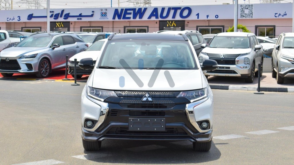 Mitsubishi Outlander Black Edition O BLACK 2.4 P 22 1 White Black 2022 02 1024x576