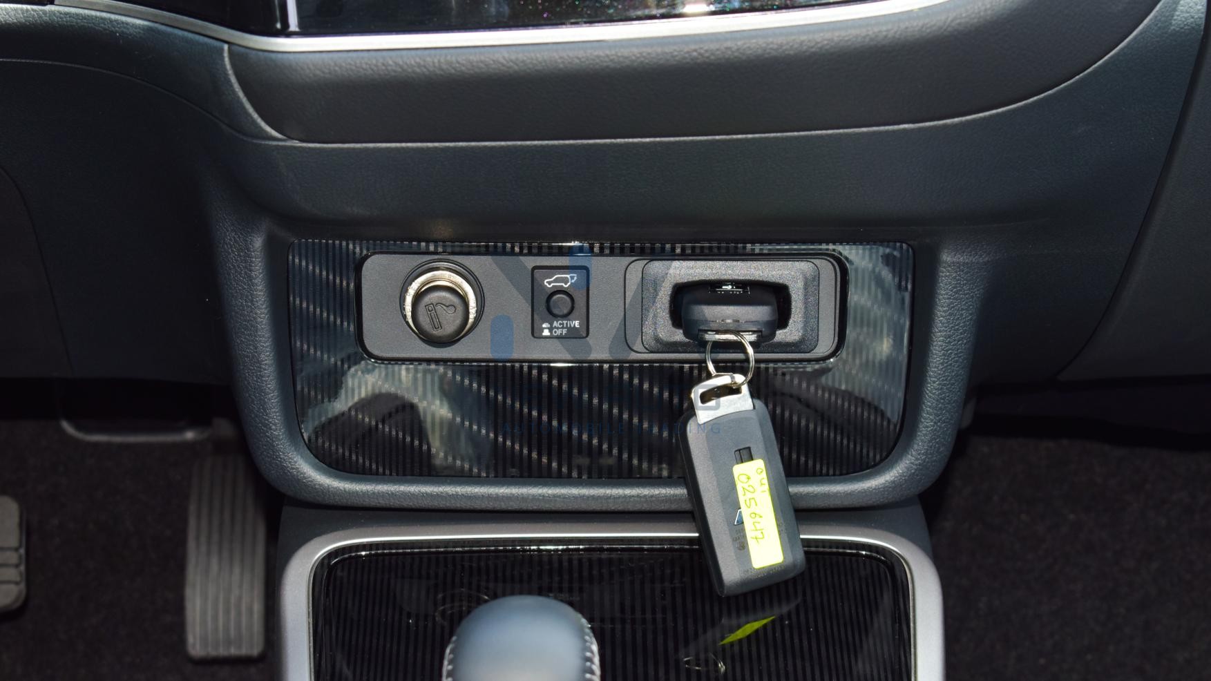 Mitsubishi Outlander Black Edition 2022 (O-BLACK-2.4-P-22-1)