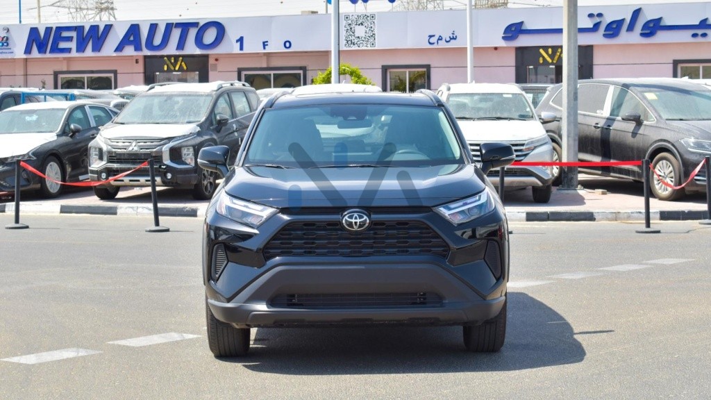 RAV4 XLE RAV4 XLE Black Black 2023 02 1024x576