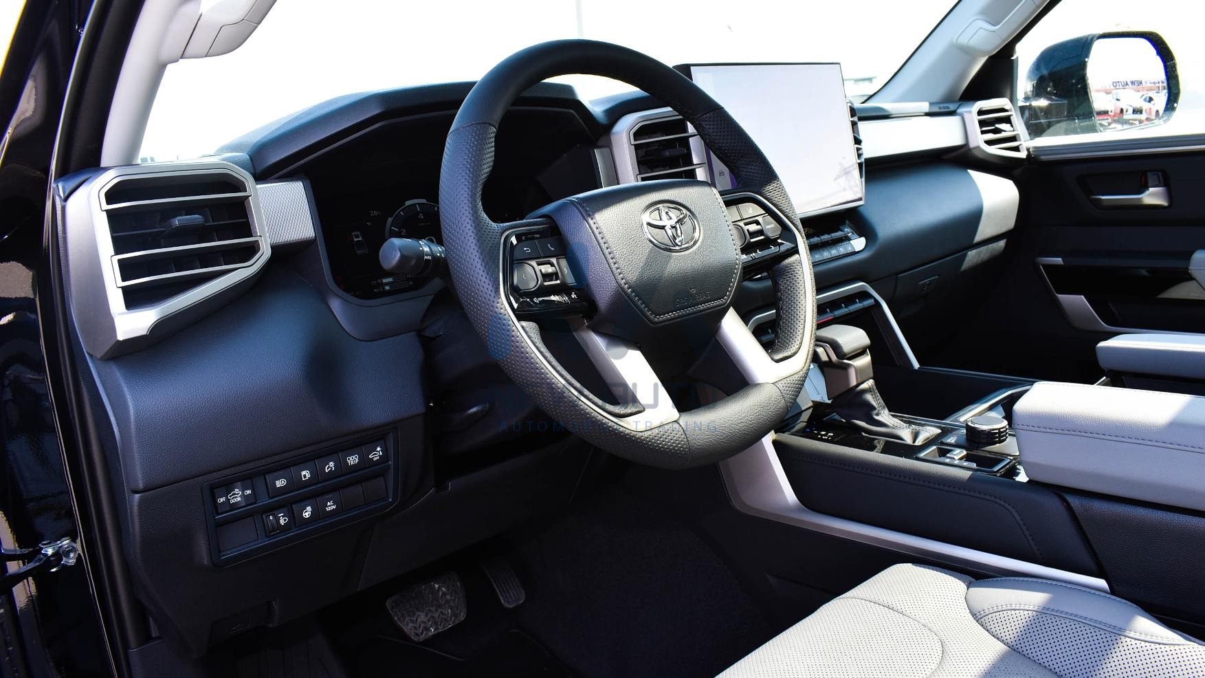 Toyota Tundra Limited Hybrid 2023 (TUN35-LTDH)