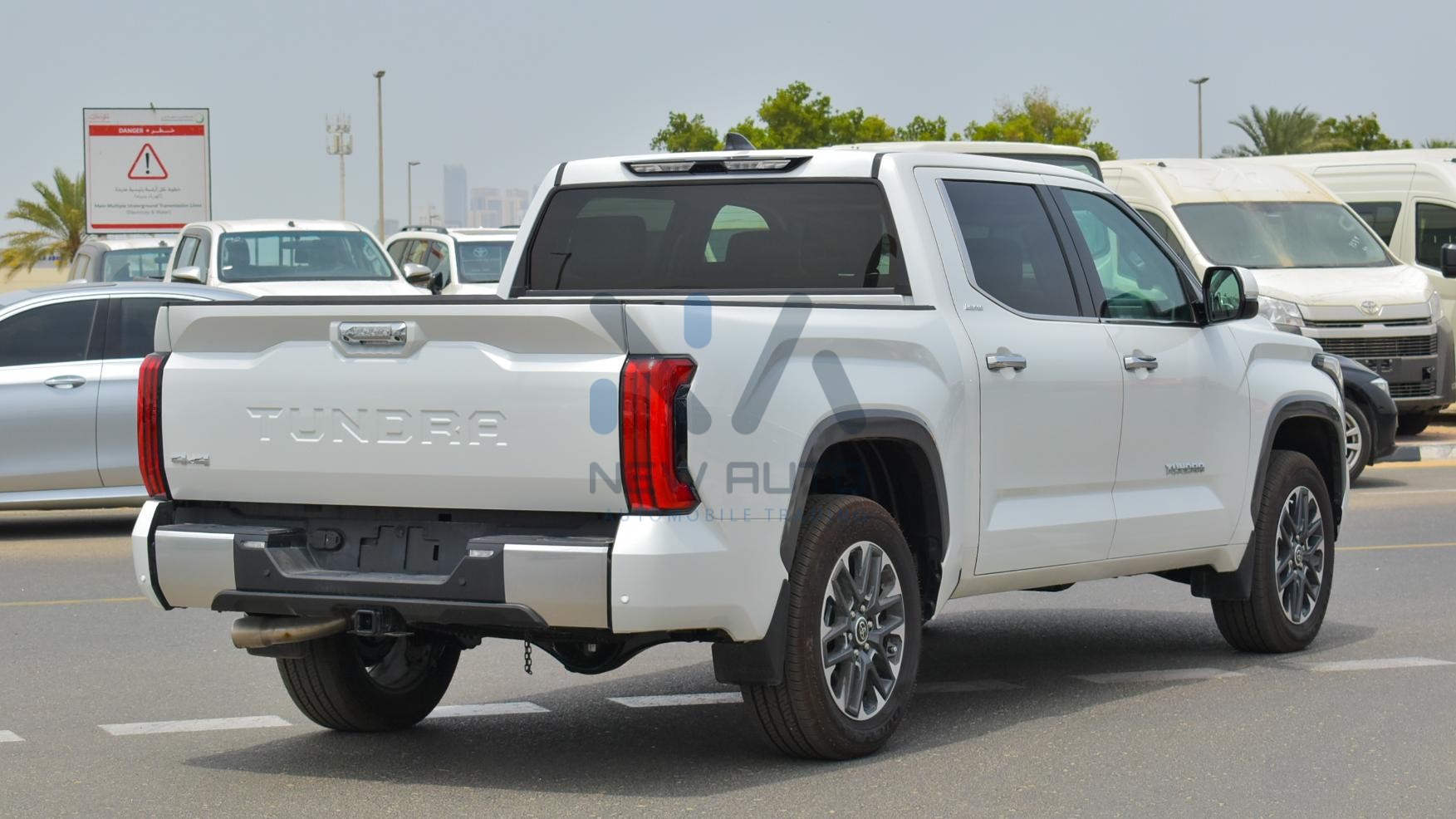 Toyota Tundra Limited Hybrid 2023 (TUN35-LTDH)
