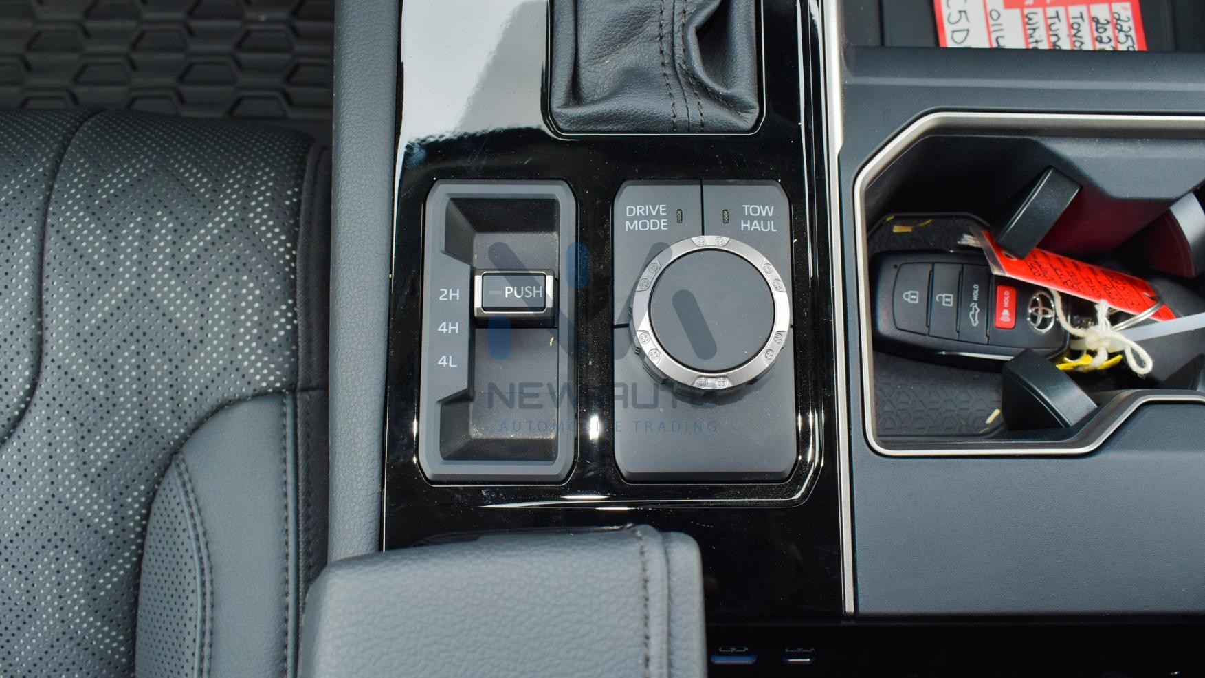 Toyota Tundra Limited Hybrid 2023 (TUN35-LTDH)