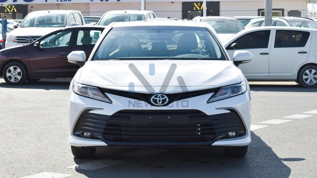 Camry GLE CAM25 GLEG White Beige 2023 02 1024x576