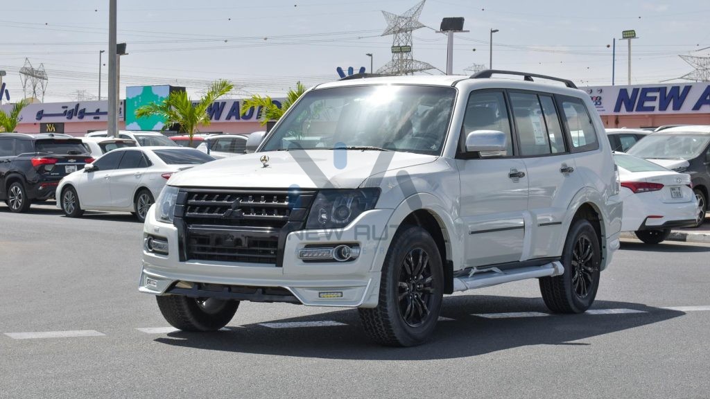 Mitsubishi Pajero Premium PAJEROPREMIUM White Beige 2020 03 1024x576