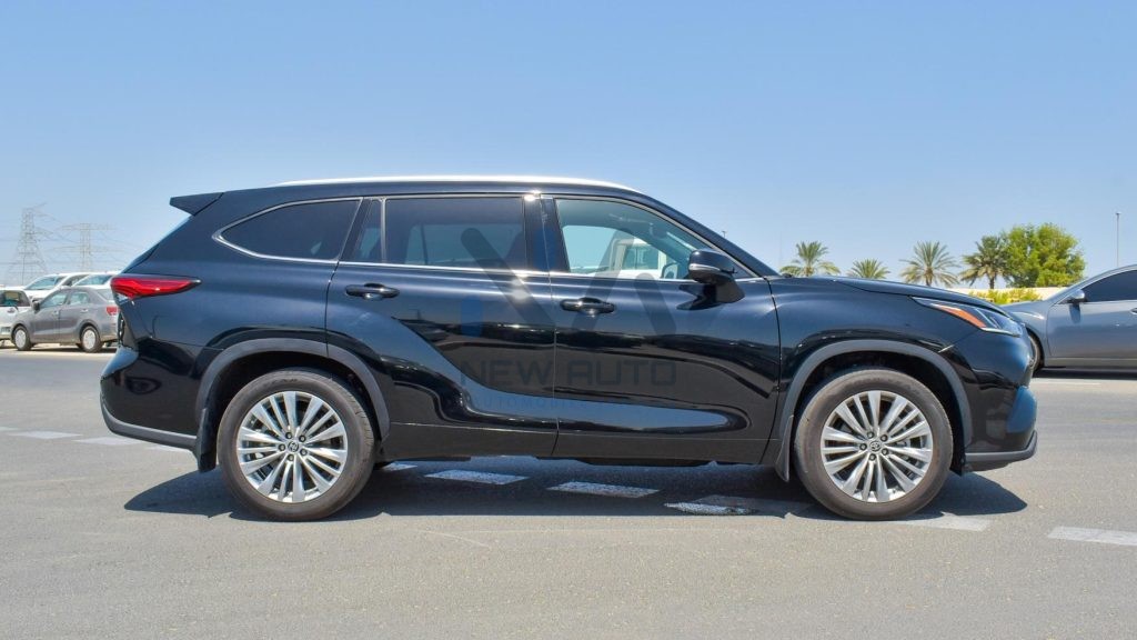 Toyota Highlander Platinum 2023 vehicle at New Auto FZCO