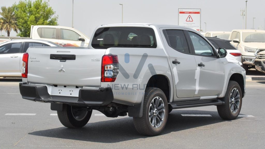 Mitsubishi L200 Sportero L200SPORTERO Silver Black 2023 04 1024x576