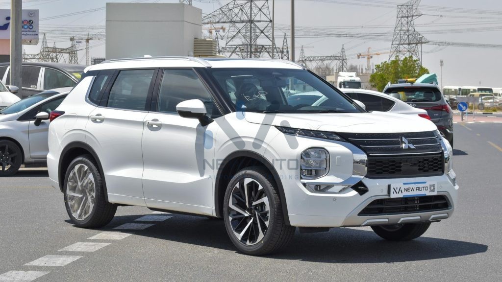 Mitsubishi Outlander P - Line 2023 vehicle at New Auto FZCO