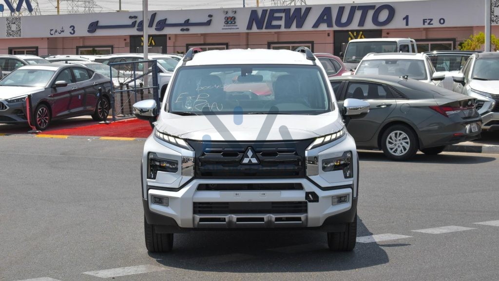 Mitsubishi Xpander Cross White Black 2024 02 1024x576