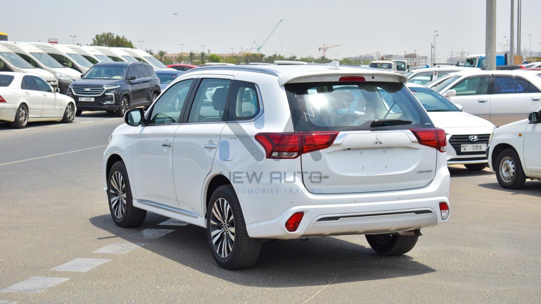 Mitsubishi Outlander Premium 2022 (O-PREM-2.4-P-22-1‎)