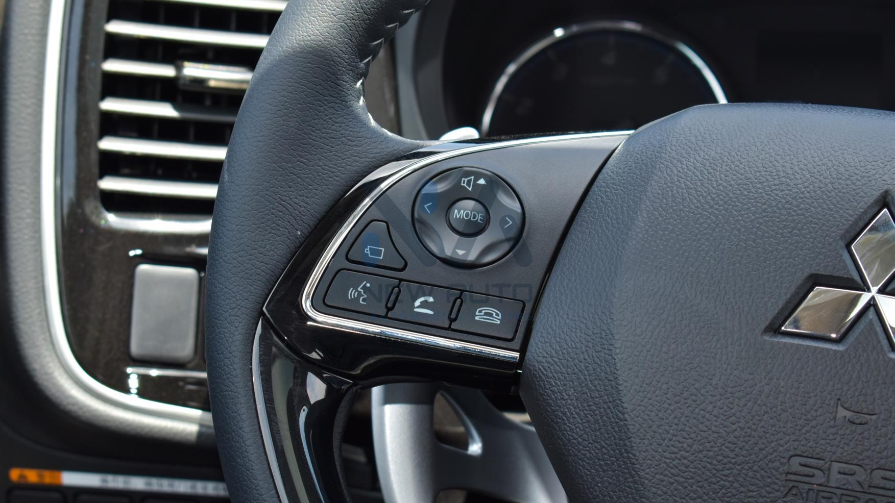 Mitsubishi Outlander Premium 2022 (O-PREM-2.4-P-22-1‎)