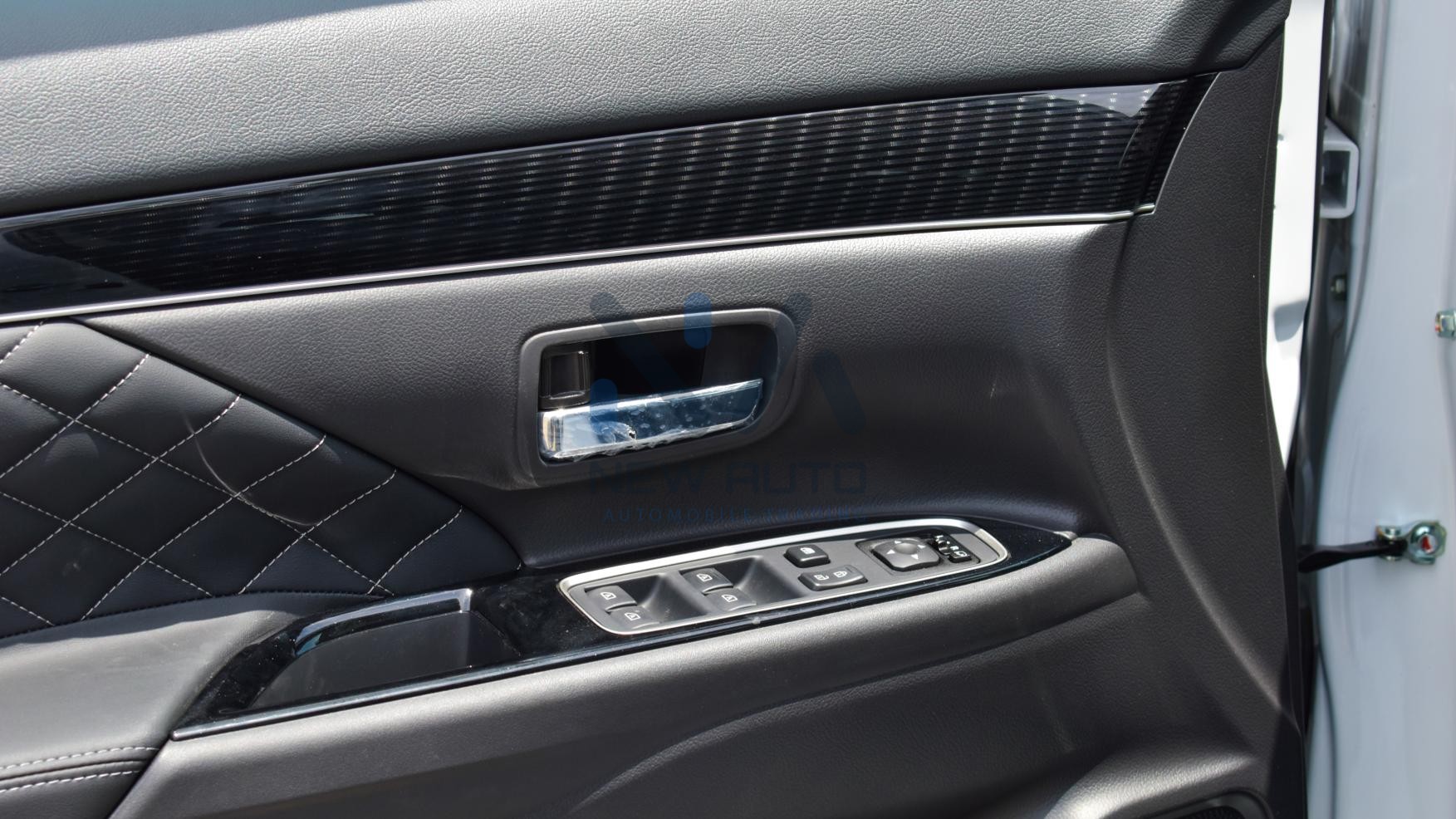 Mitsubishi Outlander Premium 2022 (O-PREM-2.4-P-22-1‎)