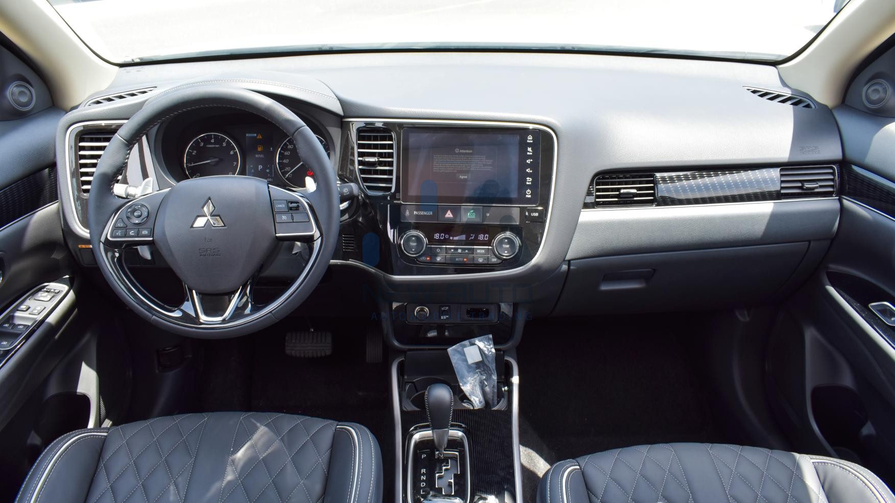 Mitsubishi Outlander Premium 2022 (O-PREM-2.4-P-22-1‎)