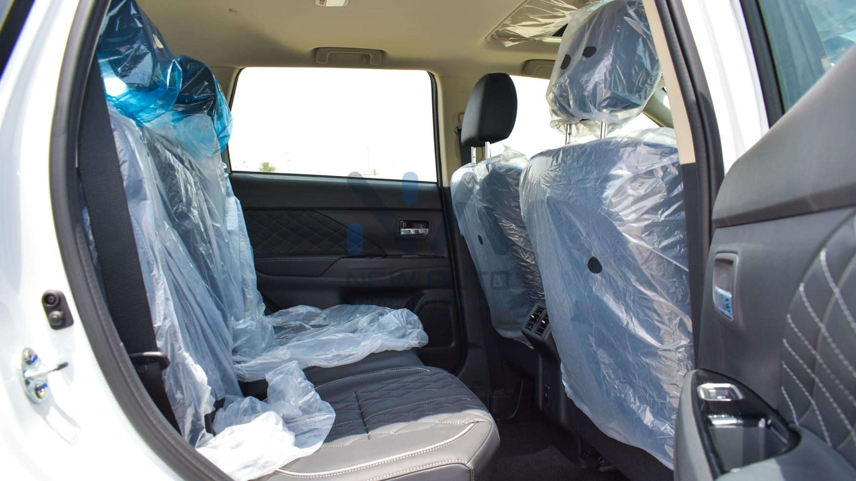 Mitsubishi Outlander Premium 2022 (O-PREM-2.4-P-22-1‎)