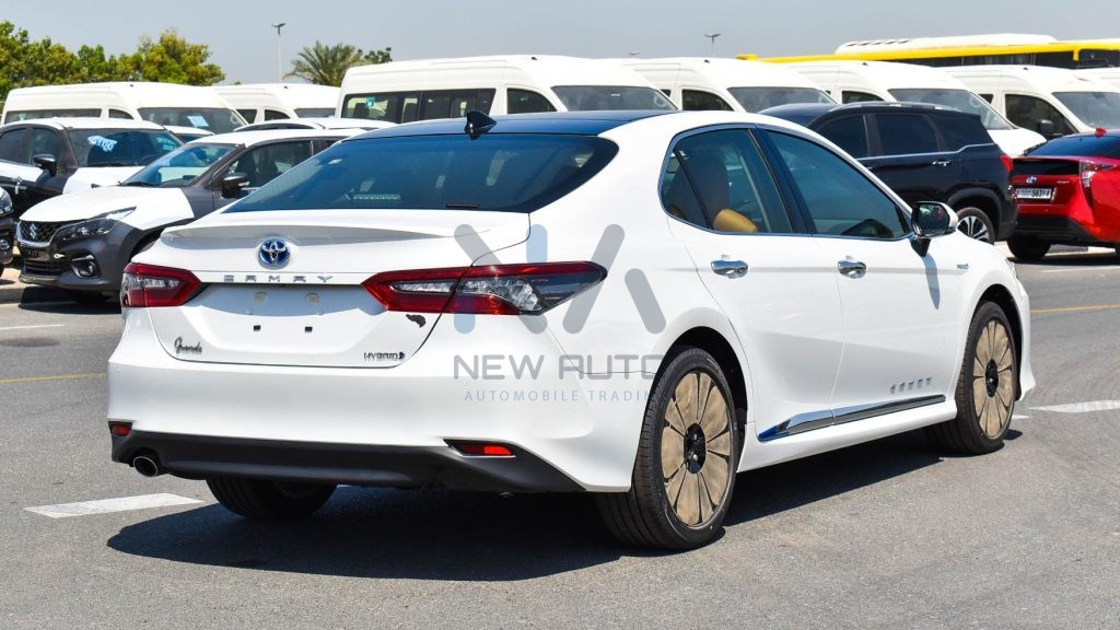 Camry Grande Hybrid CAM25 GRNDH White Tan 2023 04 1024x576