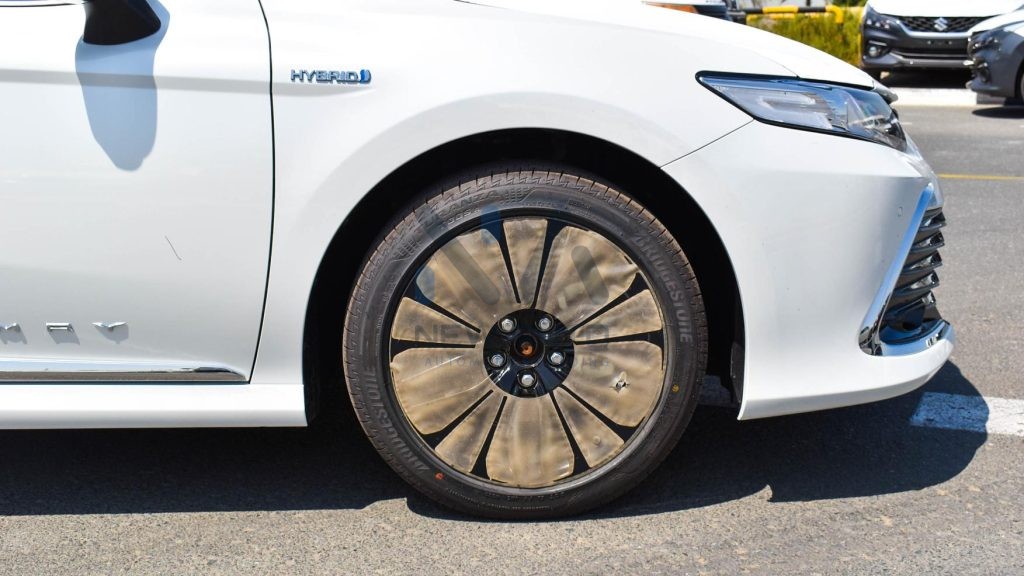 Camry Grande Hybrid CAM25 GRNDH White Tan 2023 07 1024x576