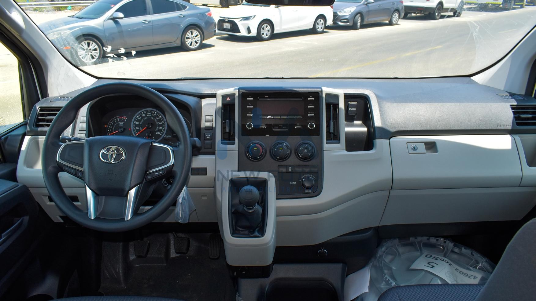 Toyota Hiace DX 2023 (HAC35-DX)