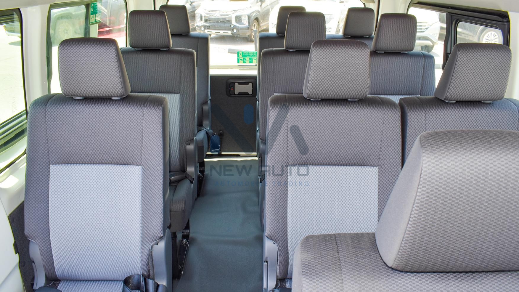 Toyota Hiace DX 2023 (HAC35-DX)