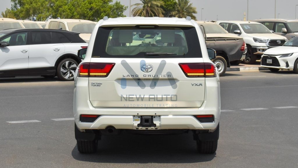 Land Cruiser 300 VXR N LC33 D 23 VXRD 1 White Beige 2023 05 1024x576