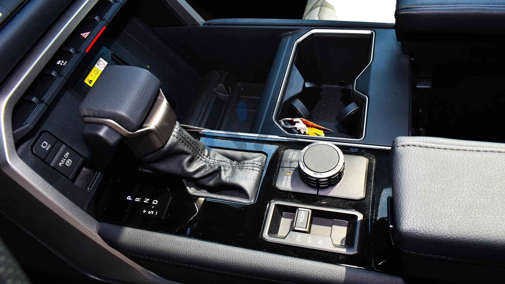 Toyota Tundra Limited Hybrid 2023 (TUN35-LTDH)