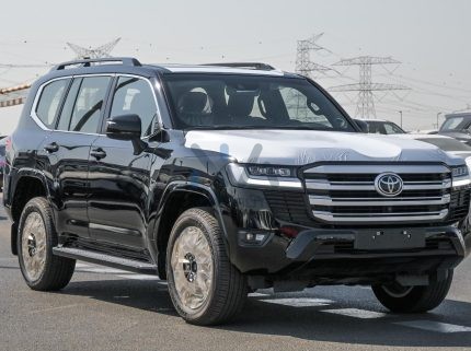 تويوتا لاند كروزر 300 VX ديزل 3.3 لتر موديل 2023، لون خارجي أسود، لون داخلي أسود