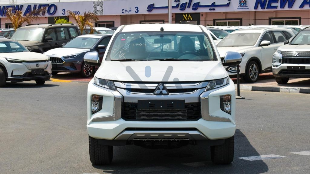 Mitsubishi L200 GLS 4WD White Black 2023 02 1024x576
