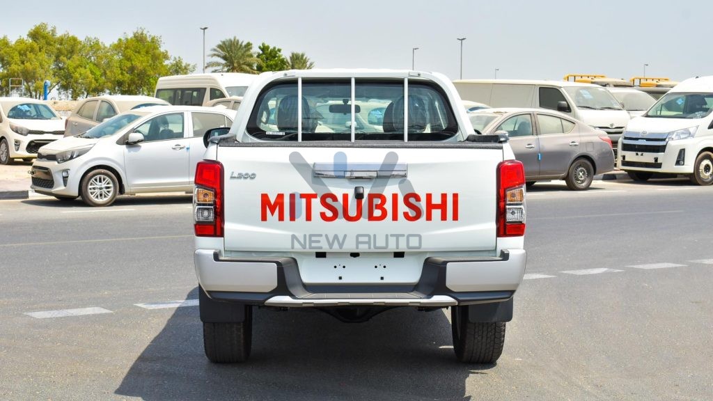 Mitsubishi L200 GLS 4WD White Black 2023 05 1024x576
