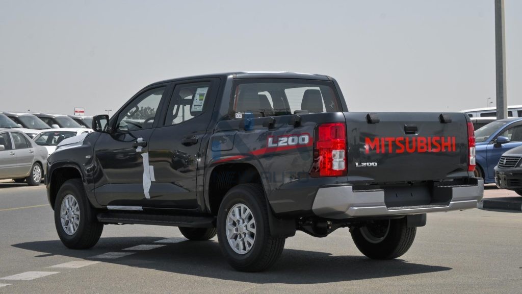 L200 Petrol 2024 Grey Black A08 04 1024x576