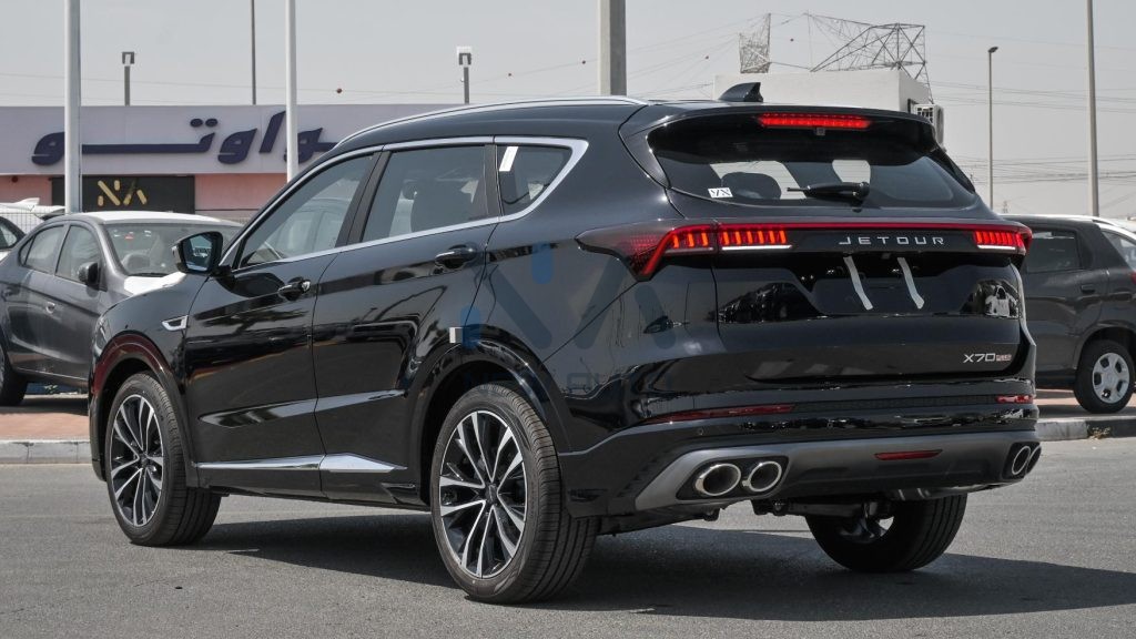 X70 Plus Luxury Black Red 2024 04 1024x576