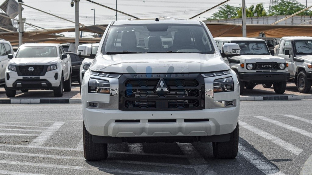Mitsubishi L200 Sportero Automatic Diesel L200 SPORTERO24 A White Black 2024 02 1024x576