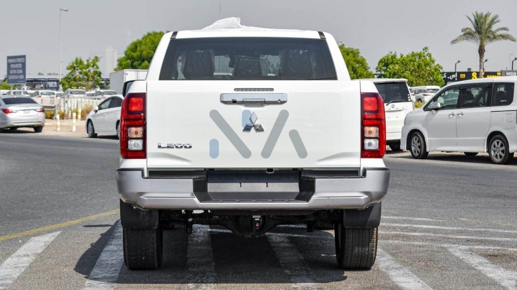 Mitsubishi L200 Sportero Automatic Diesel L200 SPORTERO24 A White Black 2024 05 1024x576