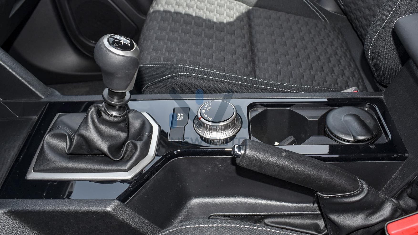 Mitsubishi L200 Sportero GLS 2024 (L200-SPORTERO24-M)