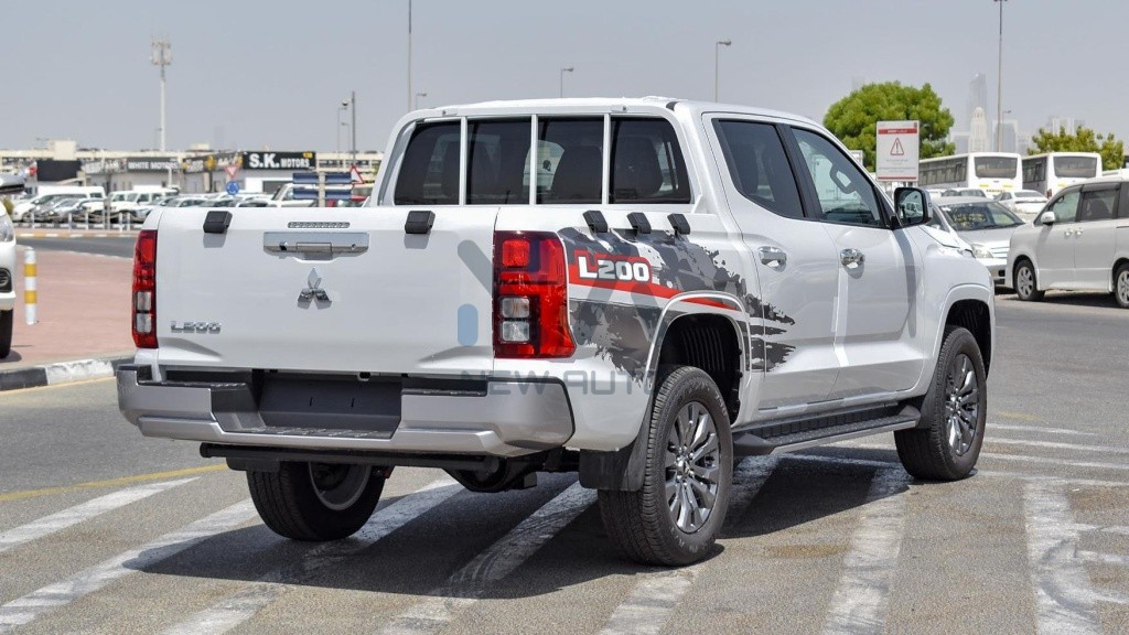 Mitsubishi L200 Sportero Manual Diesel L200 SPORTERO24 M White Black 2024 04 1024x576