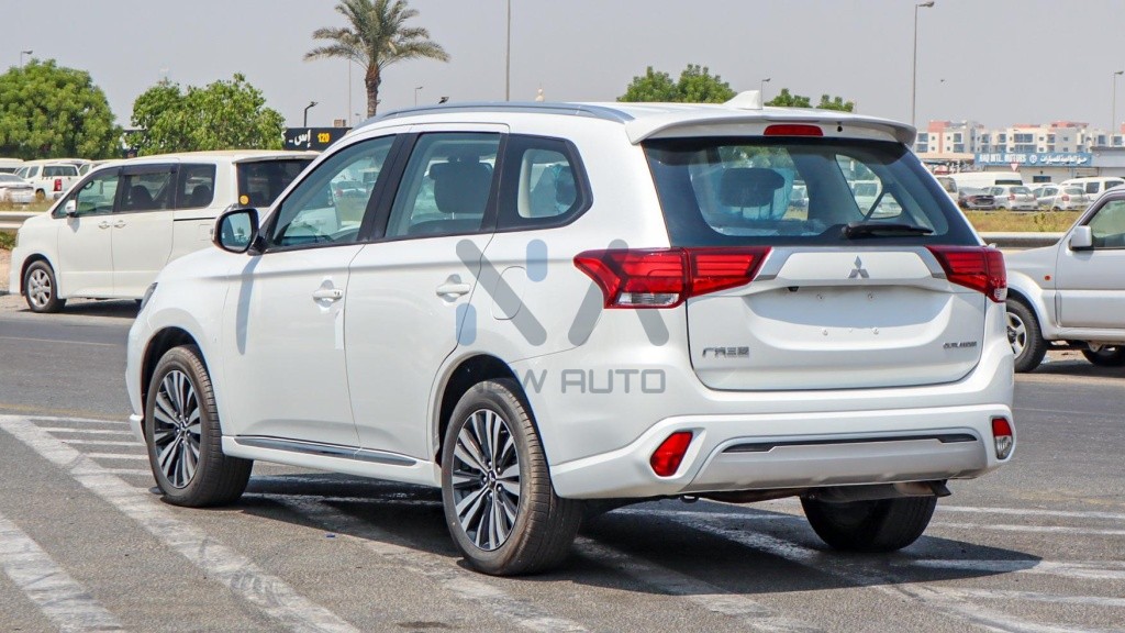 Mitsubishi Outlander Enjoy OUTLANDERENJOY 7S White Black 2022 04 1024x576