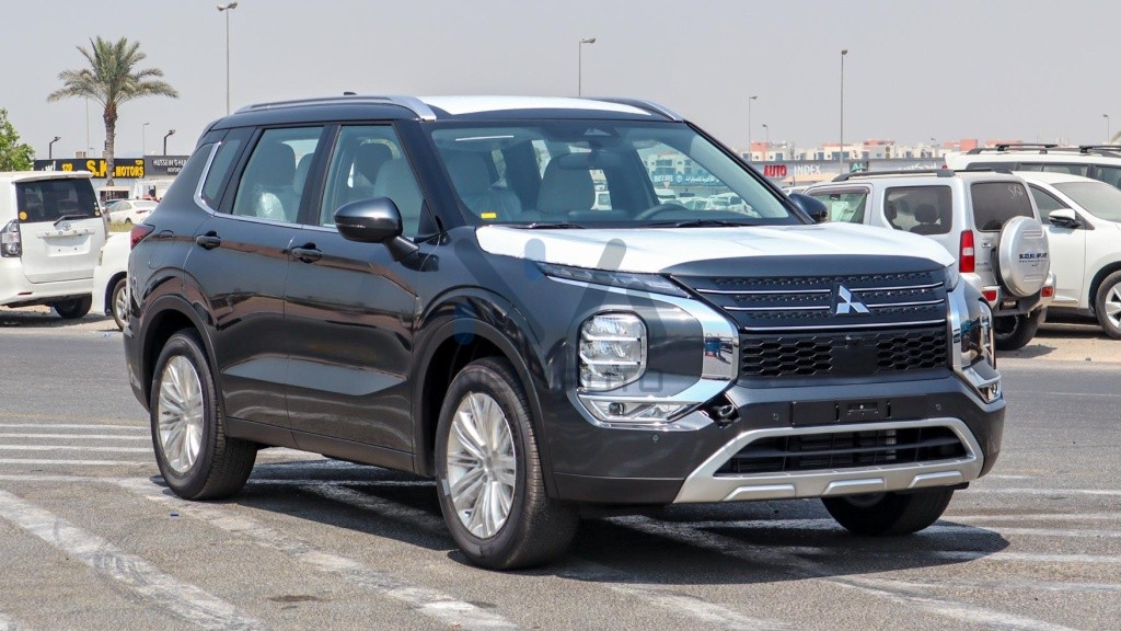 Mitsubishi Outlander Medium Line 2025 vehicle at New Auto FZCO