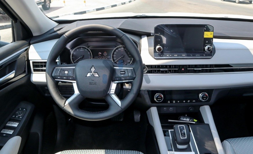 Mitsubishi Outlander Medium Line 2025 (OUTLANDER-ML-25)