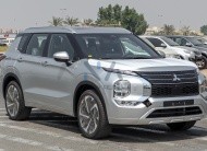 ميتسوبيشي أوتلاندر بي لاين 2025 (OUTLANDER-PL‎-25)