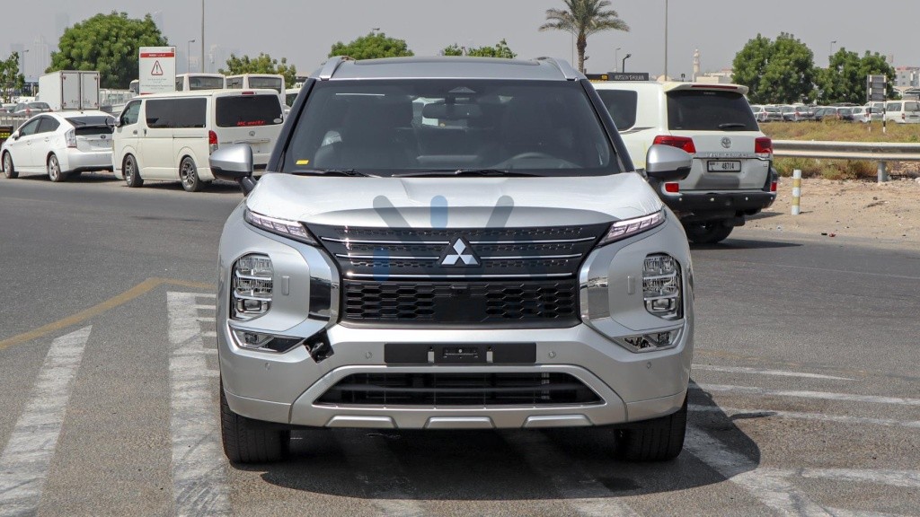 Mitsubishi Outlander P Line OUTLANDER PL‎ 25 Silver Black 2025 02 1024x576