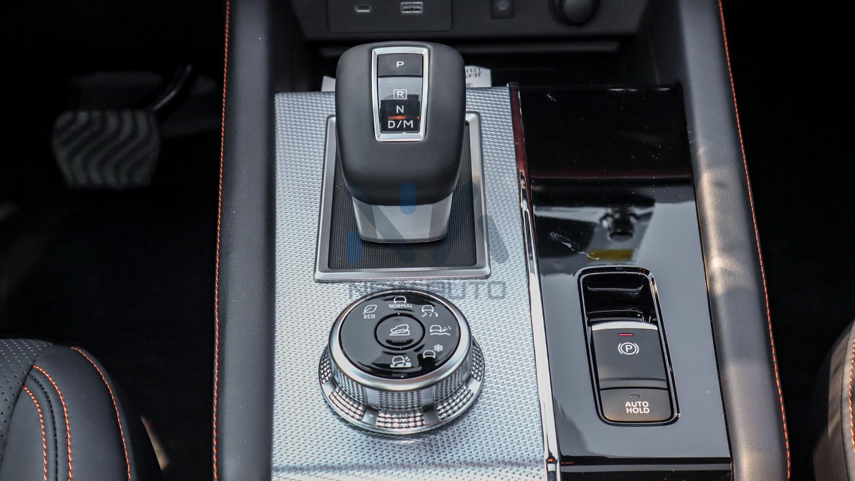 Mitsubishi Outlander P-Line 2025 (OUTLANDER-PL‎-25)