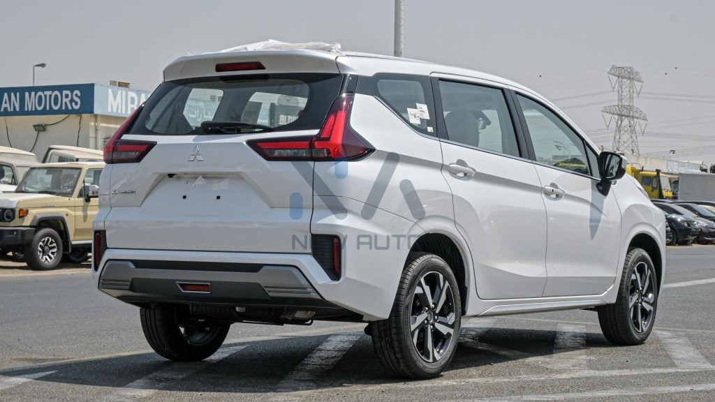 Mitsubishi Xpander Cross High Line XPANDER HL 25 White Beige 2025 04 1024x576