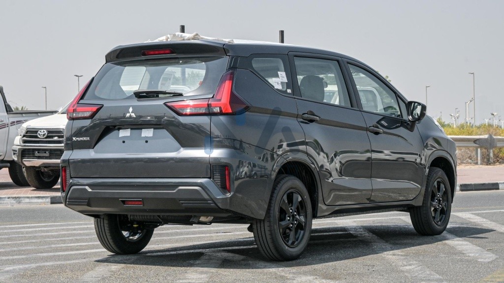 Mitsubishi Xpander Cross Mid Line XPANDER ML 25 Grey Black 2025 04 1024x576