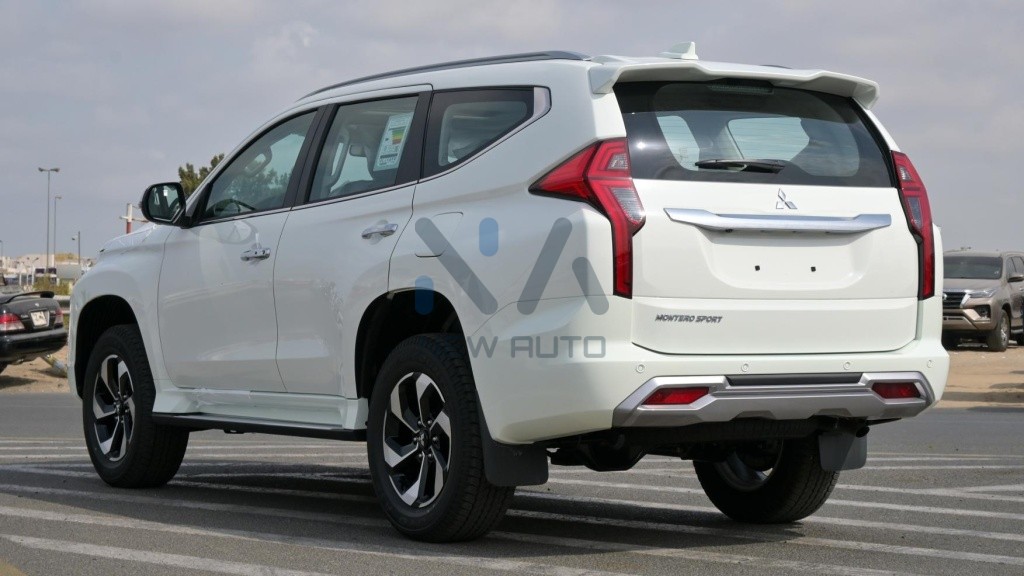 Mitsubishi Montero Sport MONTEROSPORT GLS PREM 25 White Black 2025 04 1024x576